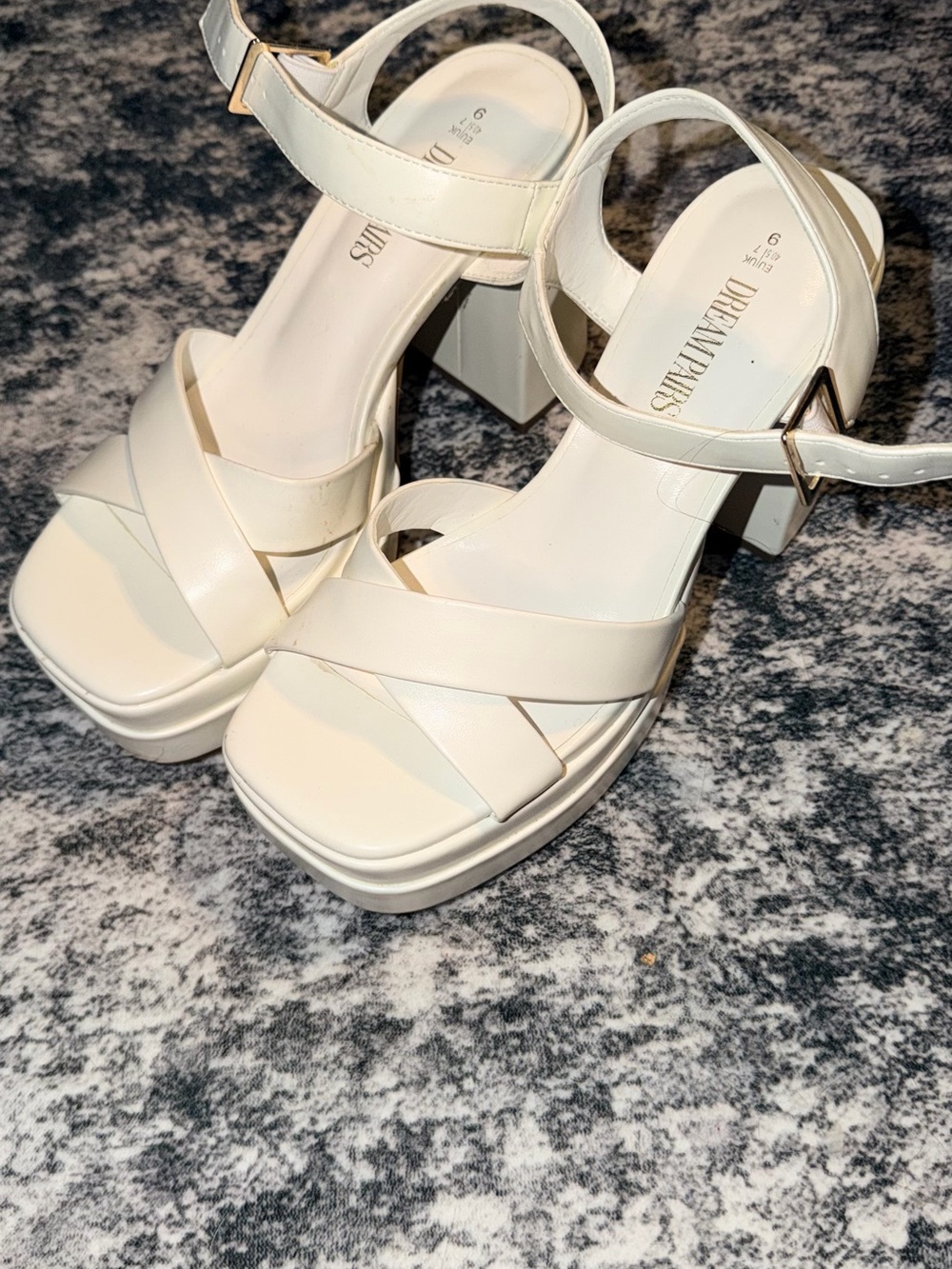 Dream Pairs Ivory Cross-Strap Platform Block Heel Sandals
